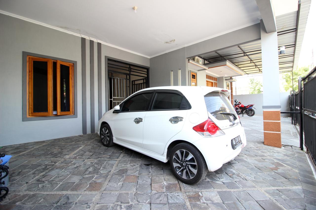 Reddoorz Plus Near Stie Ykpn 2 Maguwo ภายนอก รูปภาพ