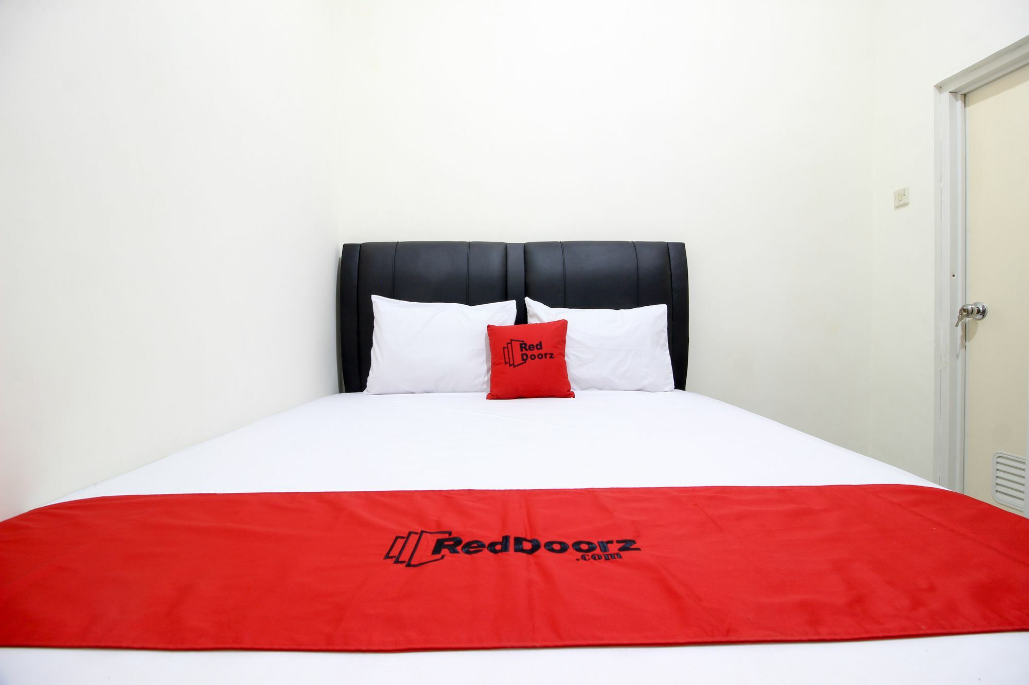 Reddoorz Plus Near Stie Ykpn 2 Maguwo ภายนอก รูปภาพ