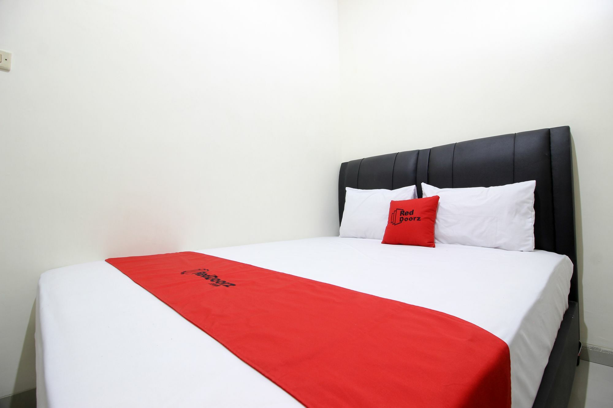 Reddoorz Plus Near Stie Ykpn 2 Maguwo ภายนอก รูปภาพ