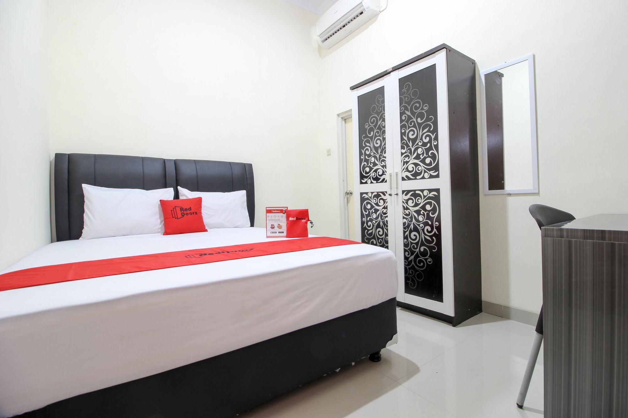 Reddoorz Plus Near Stie Ykpn 2 Maguwo ภายนอก รูปภาพ